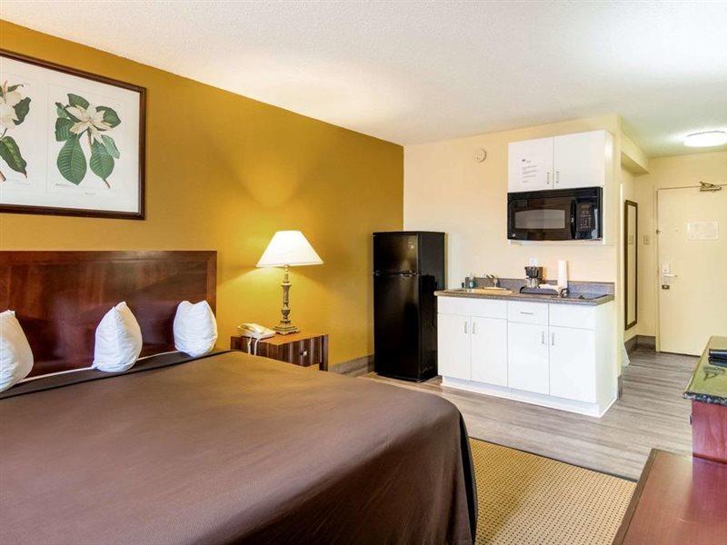 Suburban Studios Chester I-95 Екстер'єр фото