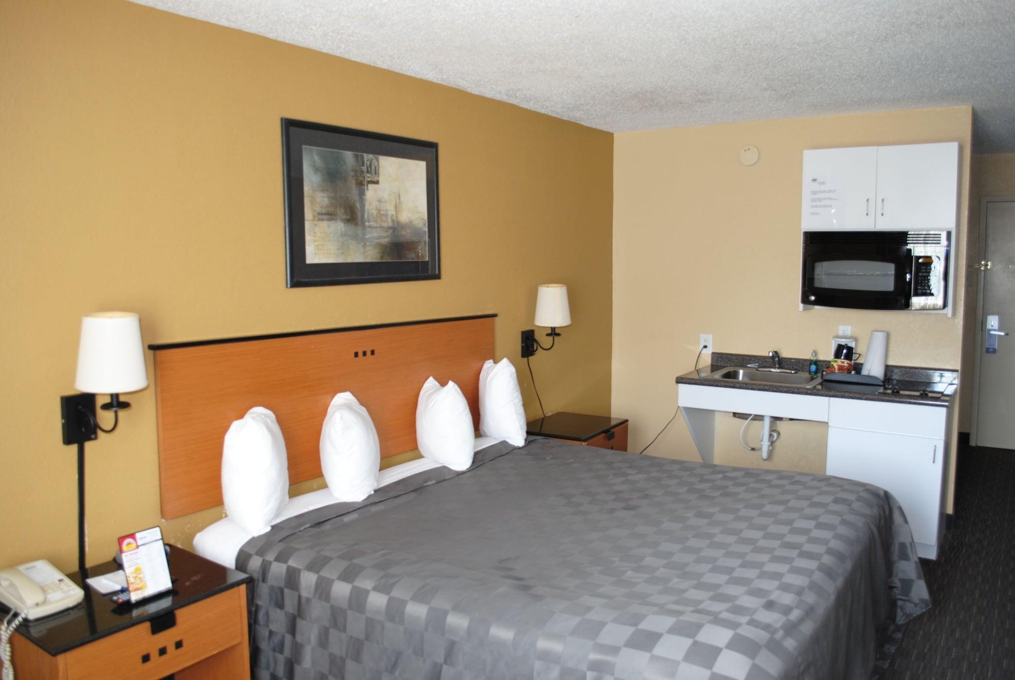 Suburban Studios Chester I-95 Екстер'єр фото