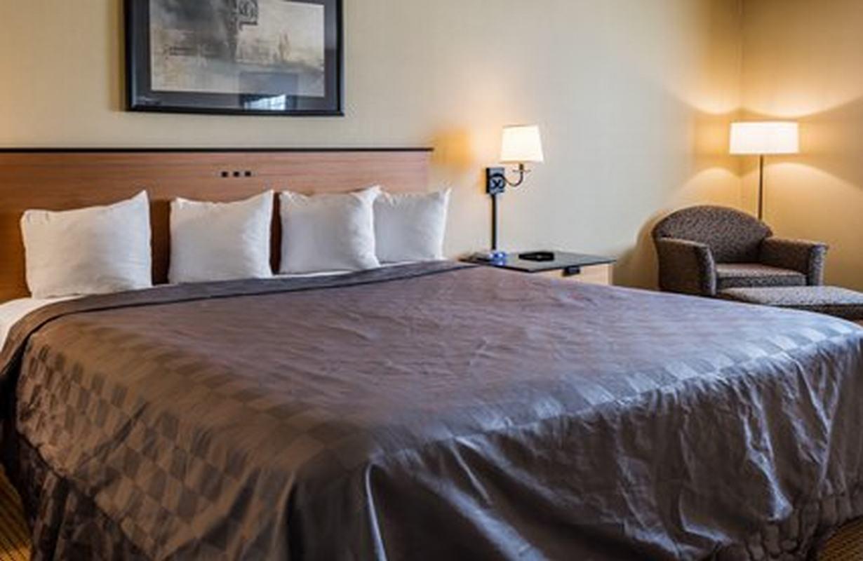 Suburban Studios Chester I-95 Екстер'єр фото