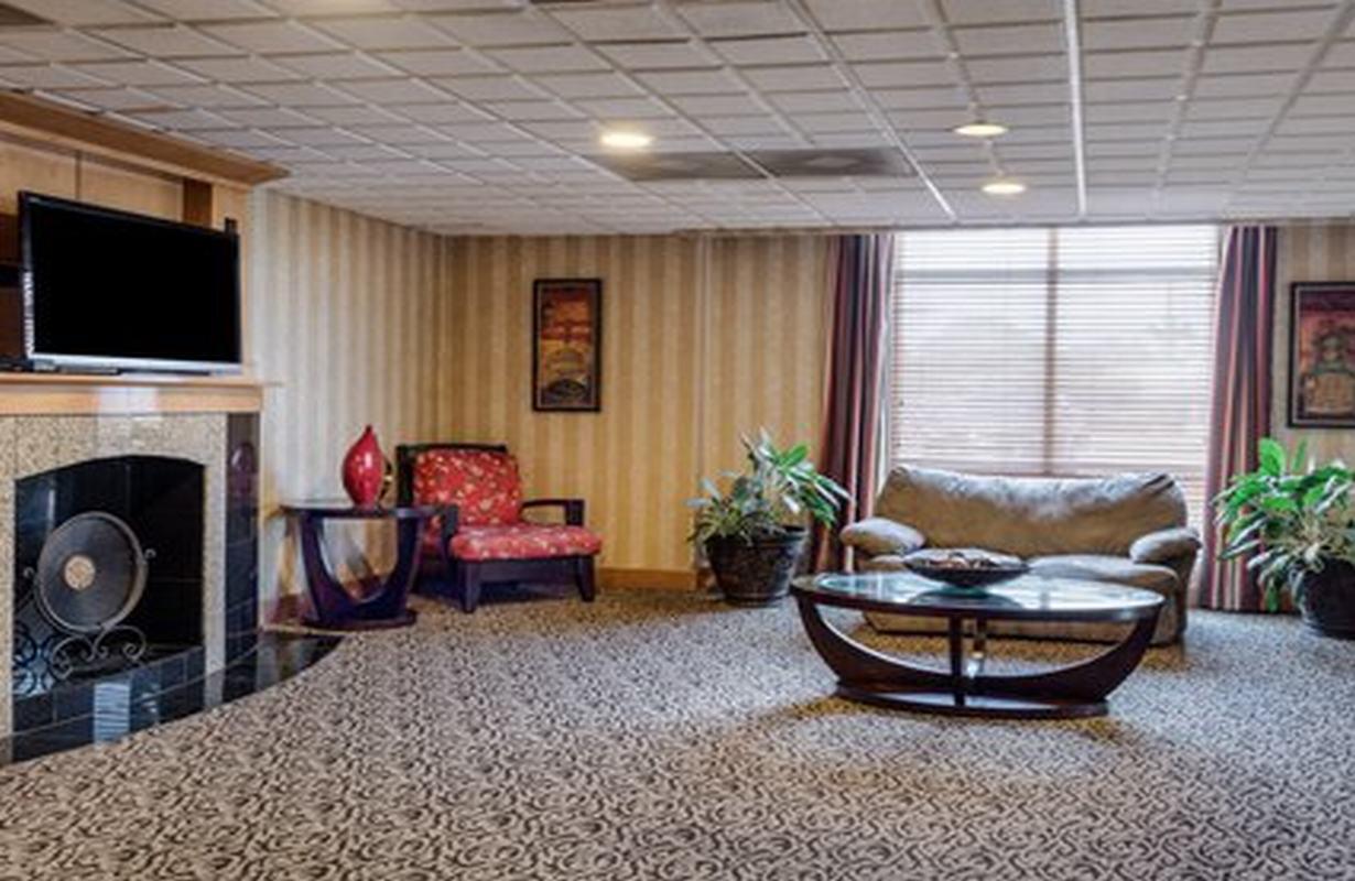 Suburban Studios Chester I-95 Екстер'єр фото
