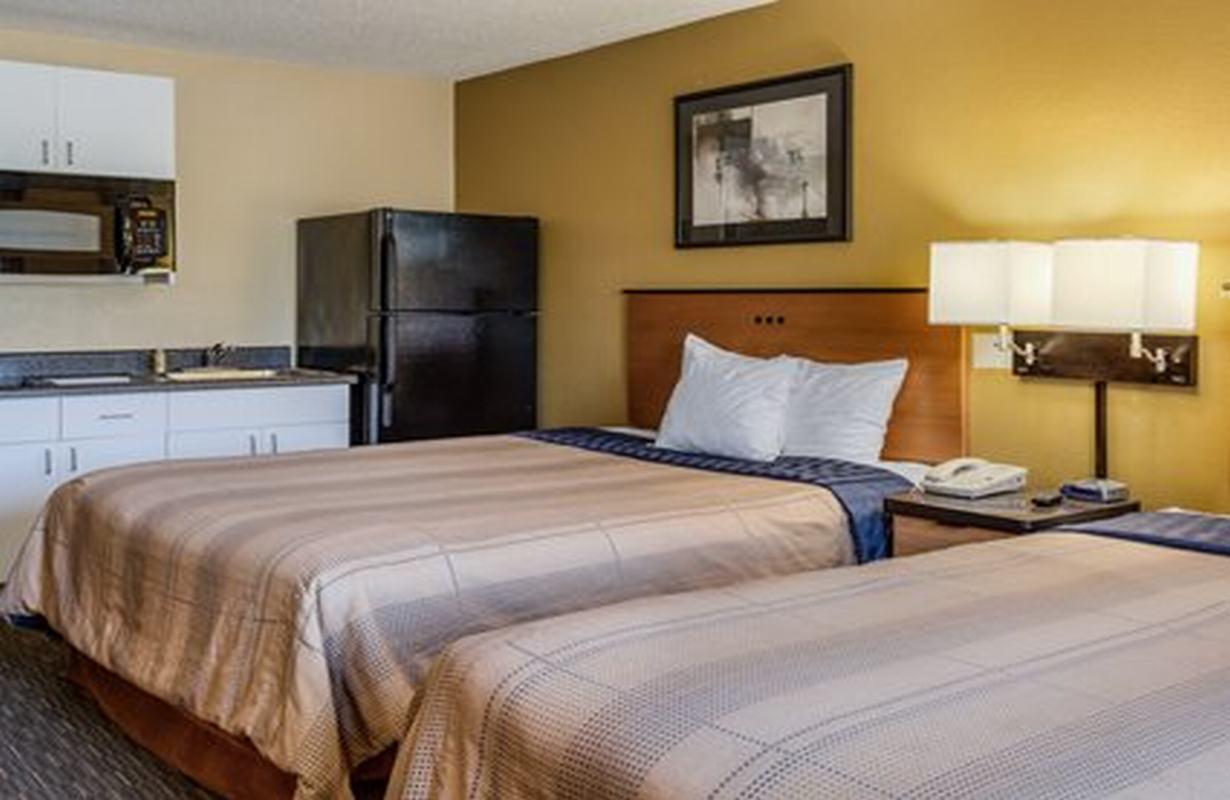 Suburban Studios Chester I-95 Екстер'єр фото