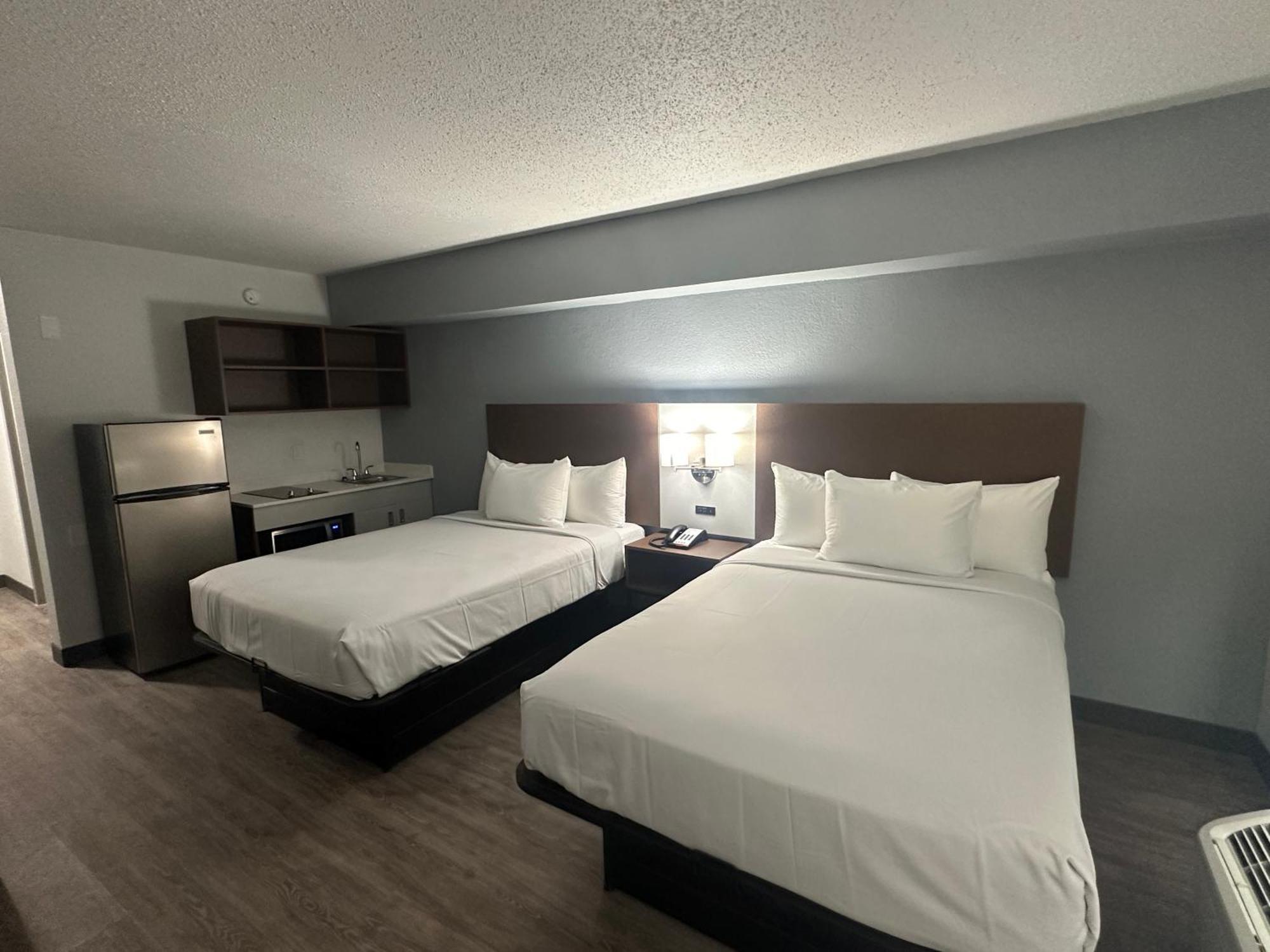 Suburban Studios Chester I-95 Екстер'єр фото