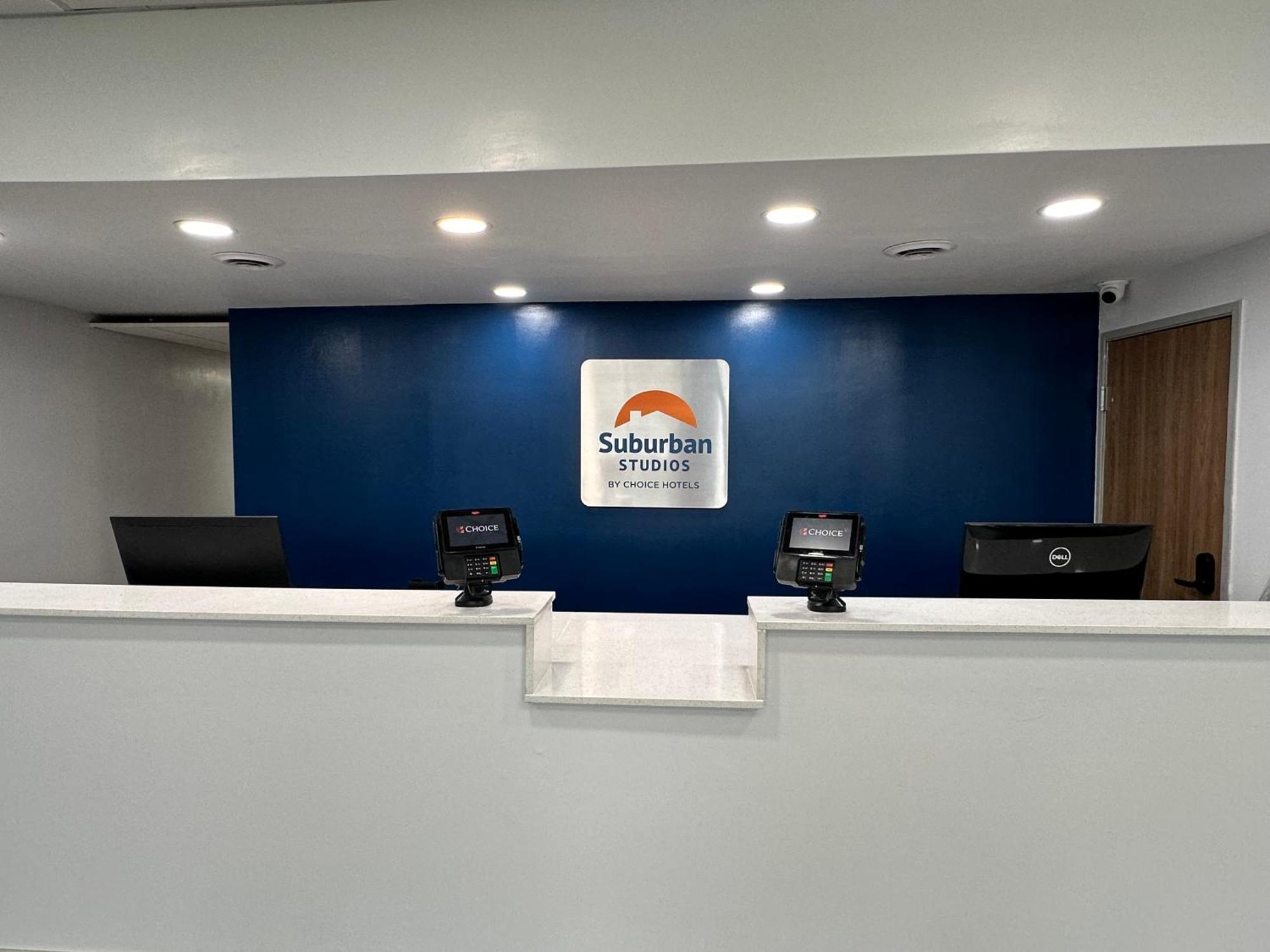 Suburban Studios Chester I-95 Екстер'єр фото