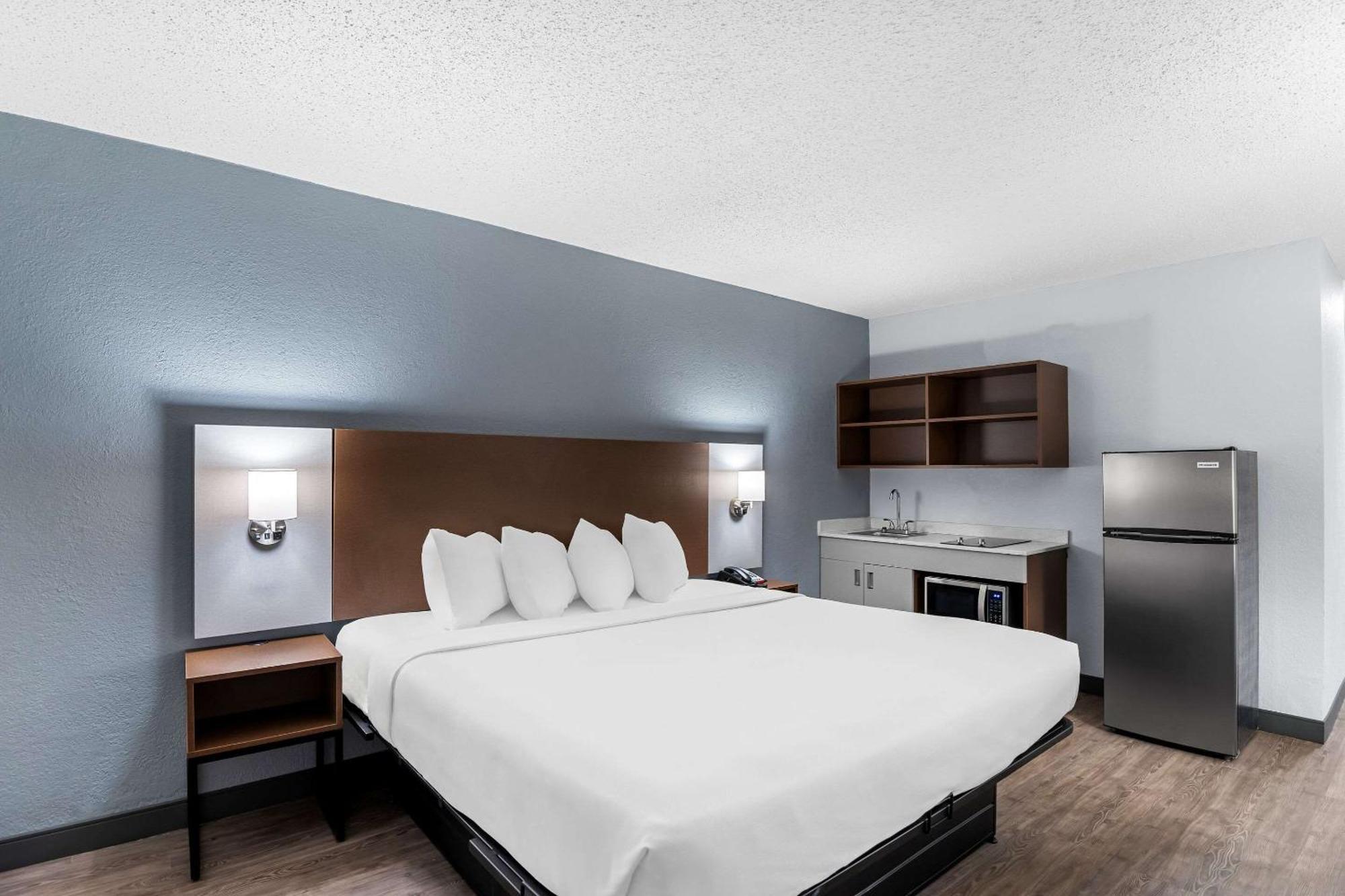 Suburban Studios Chester I-95 Екстер'єр фото