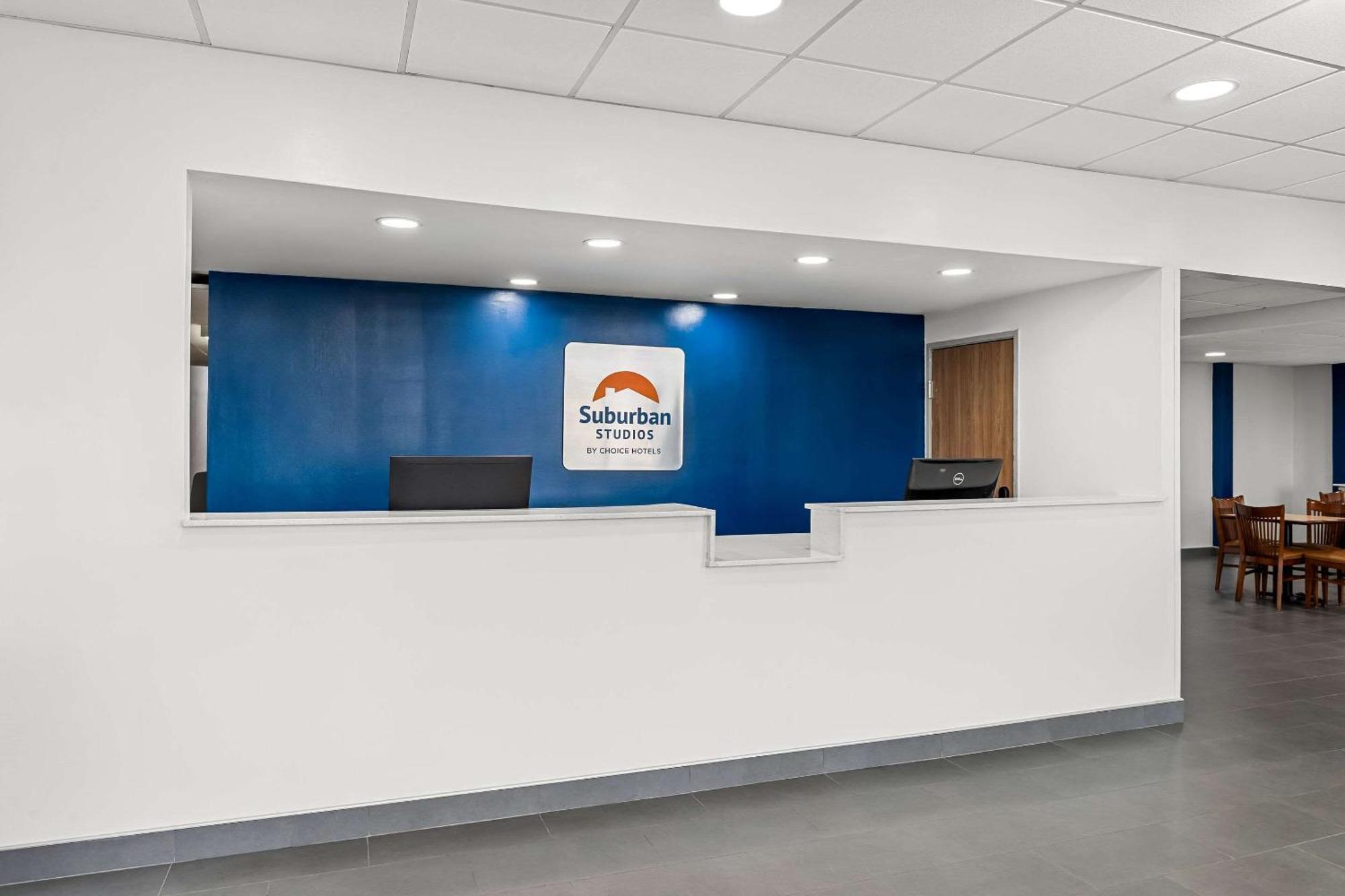 Suburban Studios Chester I-95 Екстер'єр фото