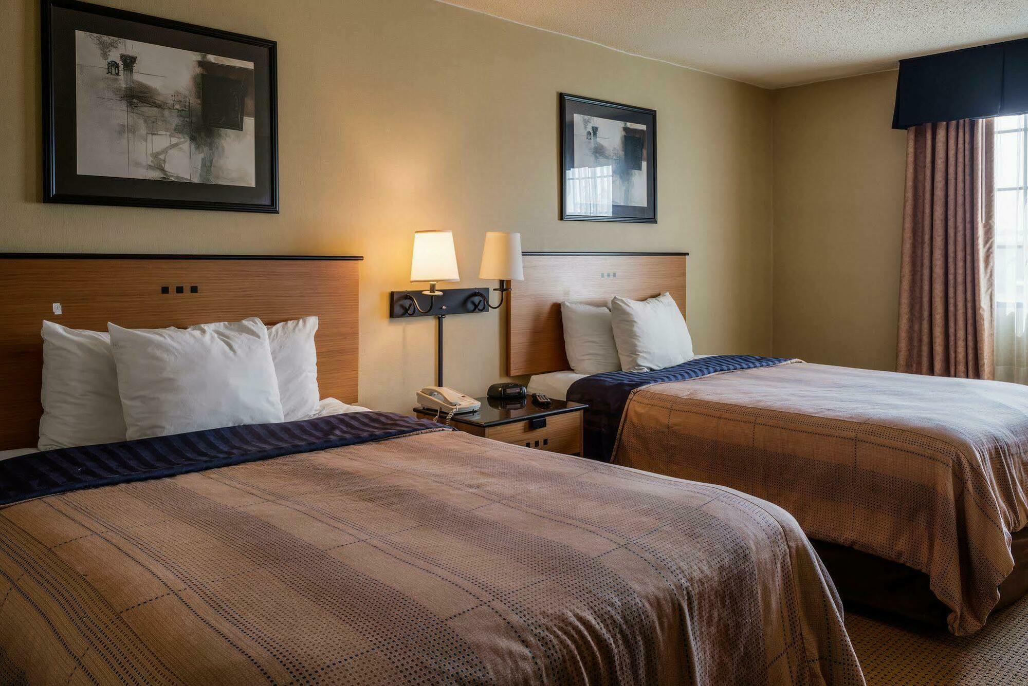 Suburban Studios Chester I-95 Екстер'єр фото